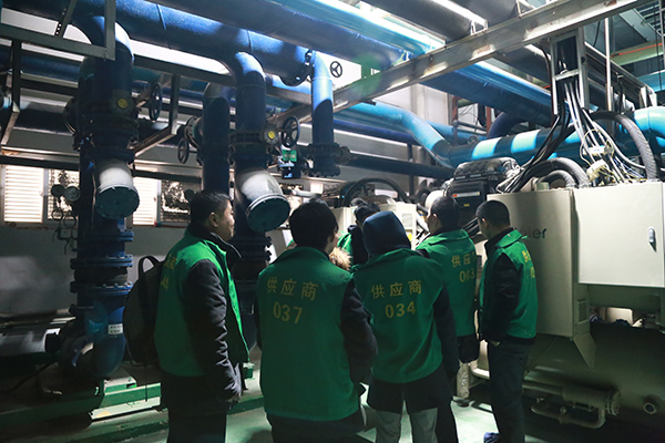 心日源運用磁懸浮機子對中央空調進行節能改造圖